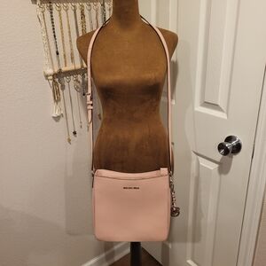 Michael Kors Large Jet Set Messenger Bag
